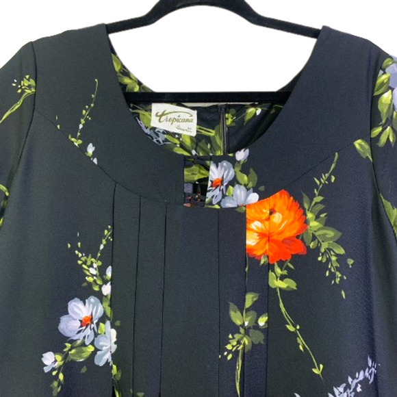 TROPICANA Vintage Black Floral Hawaiian Mumu Dress‎ - Picture 4 of 13